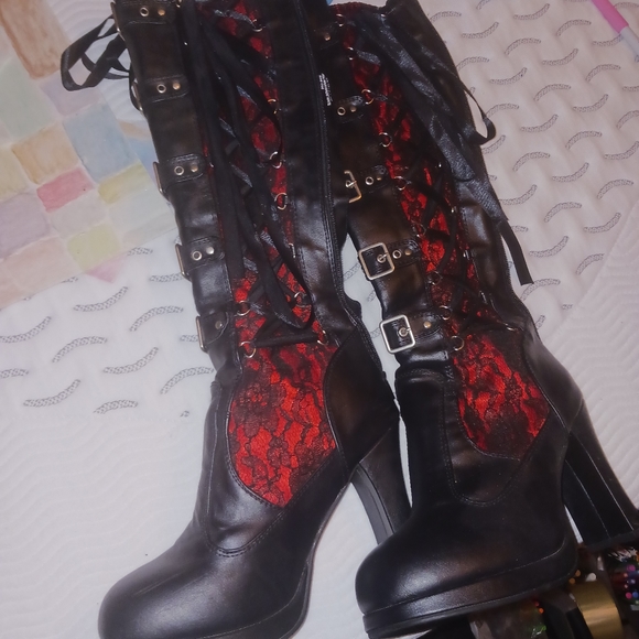 Demonia - Picture 2 of 6